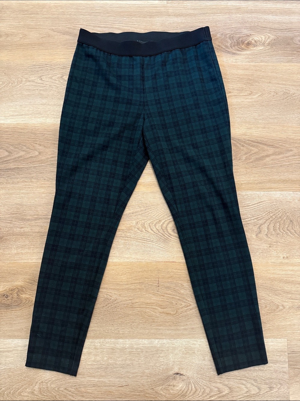 Talbots Women's Black and Dark Green Plaid Leggings